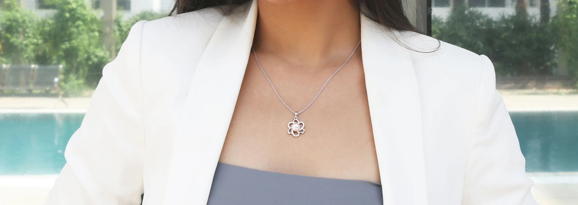 How To Pick The Perfect Necklace For Your Style